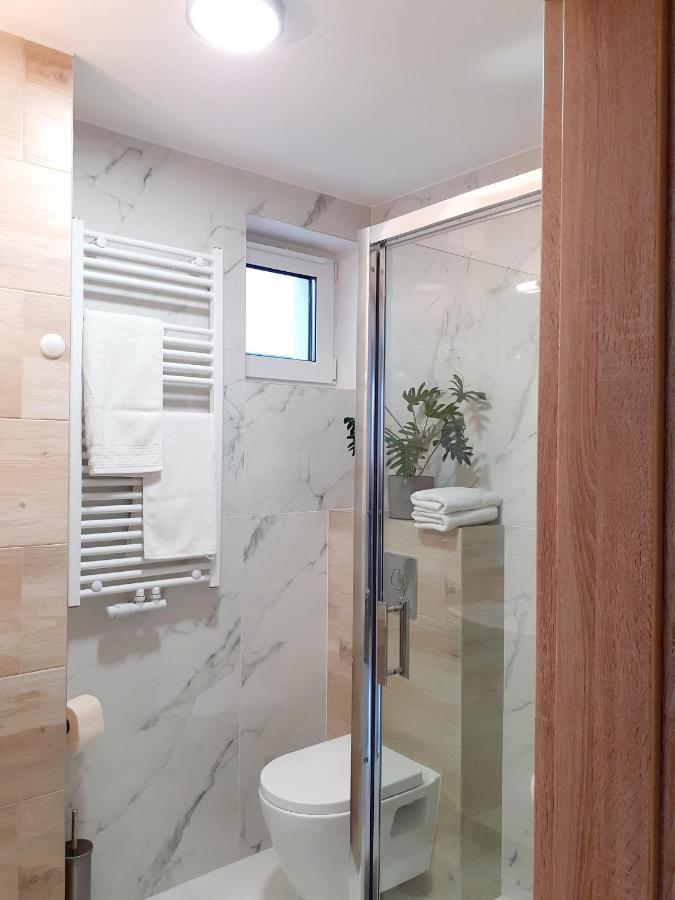 Willa Na Bielanach Apartment Bielany Wroclawskie Luaran gambar