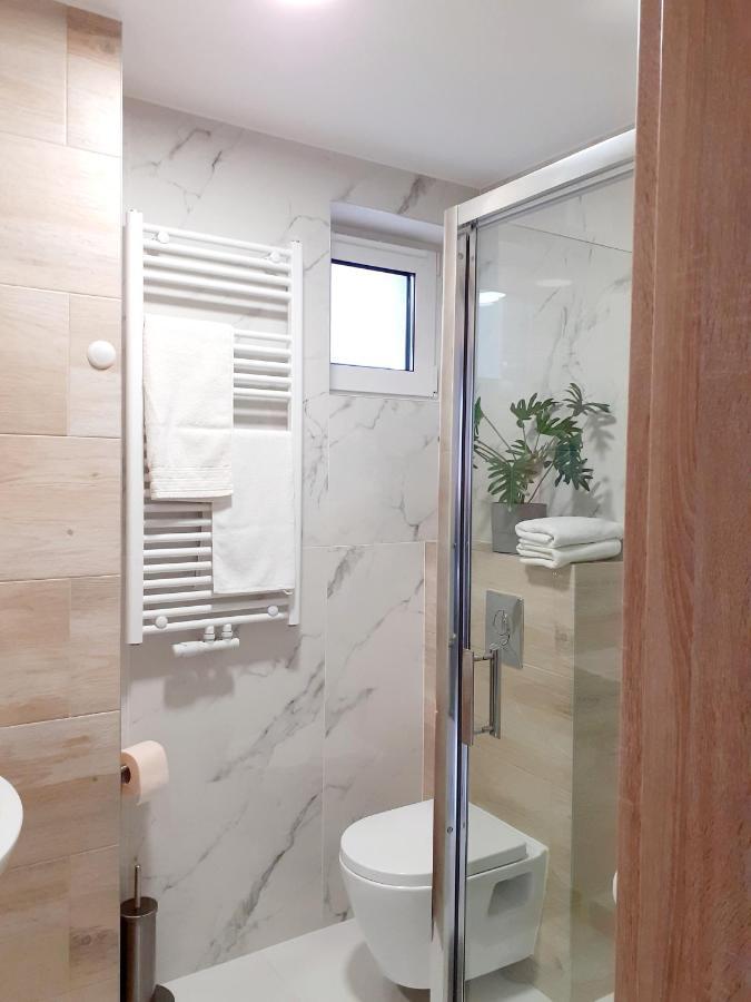 Willa Na Bielanach Apartment Bielany Wroclawskie Luaran gambar