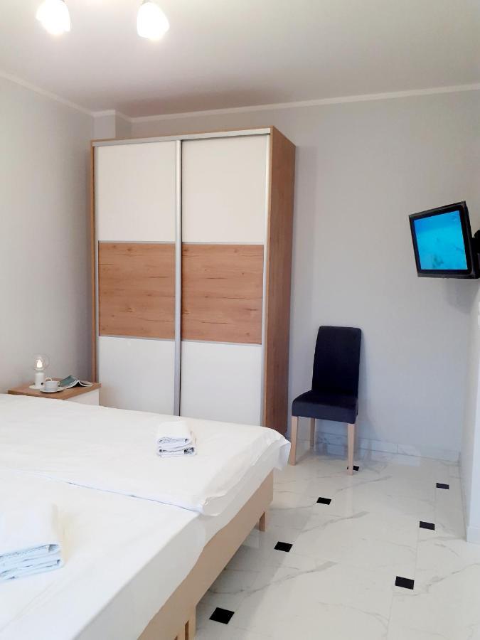 Willa Na Bielanach Apartment Bielany Wroclawskie Luaran gambar