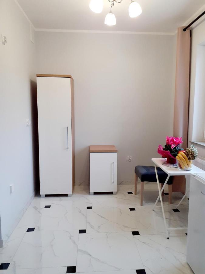 Willa Na Bielanach Apartment Bielany Wroclawskie Luaran gambar