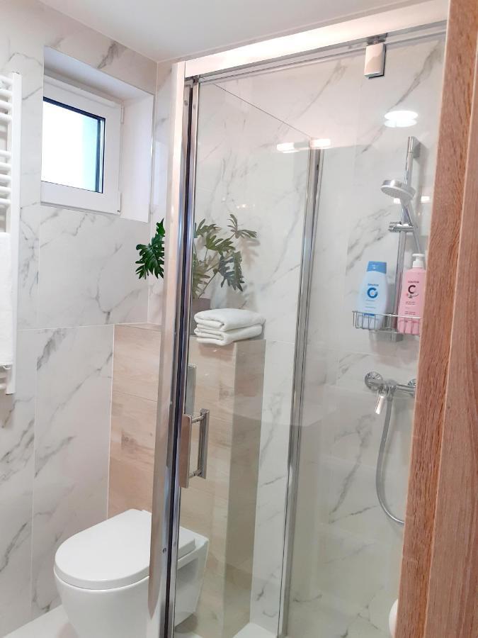 Willa Na Bielanach Apartment Bielany Wroclawskie Luaran gambar