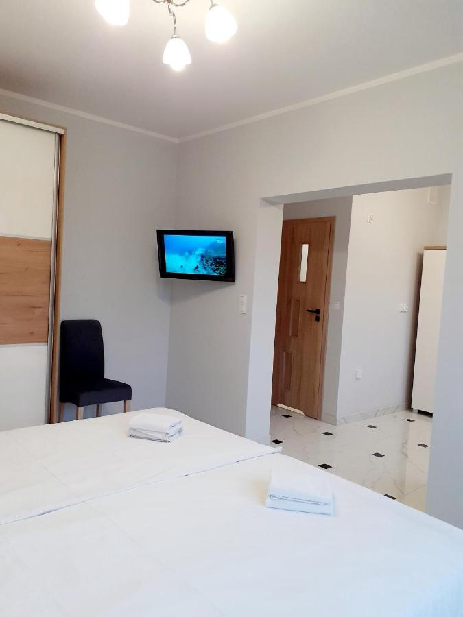 Willa Na Bielanach Apartment Bielany Wroclawskie Luaran gambar